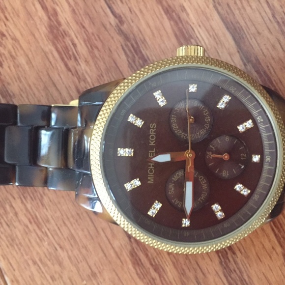 Michael Kors Jet Set Women's Tortoise Watch - Picture 2 of 2